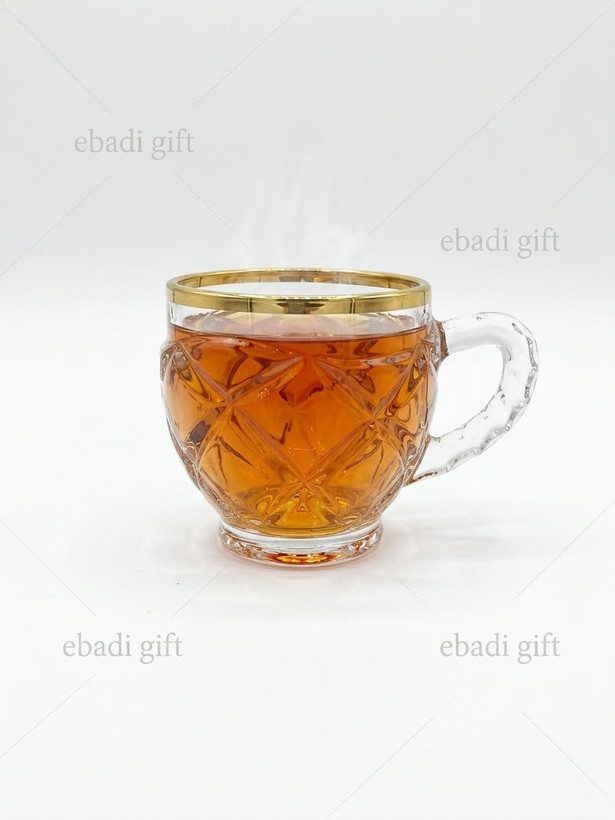 فنجان طرح کارول لب طلایی