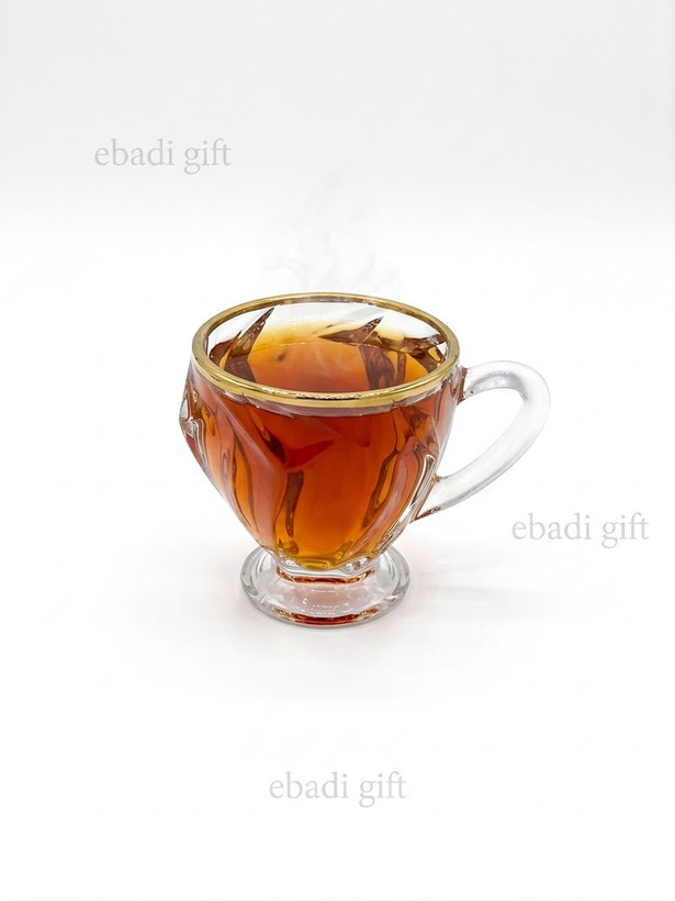 فنجان ماکائو لب طلایی
